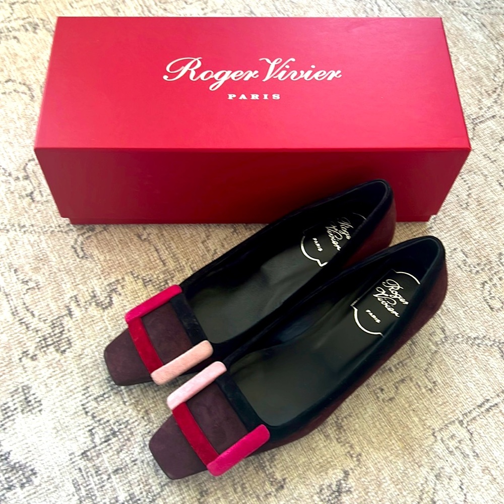 NEW in Box Roger Vivier Paris Suede Pump